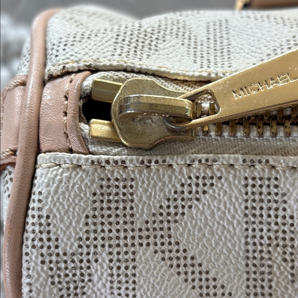 Michael Kors cream/Beige signature coated Canvas Greyson Satchel - Picture 8 of 8